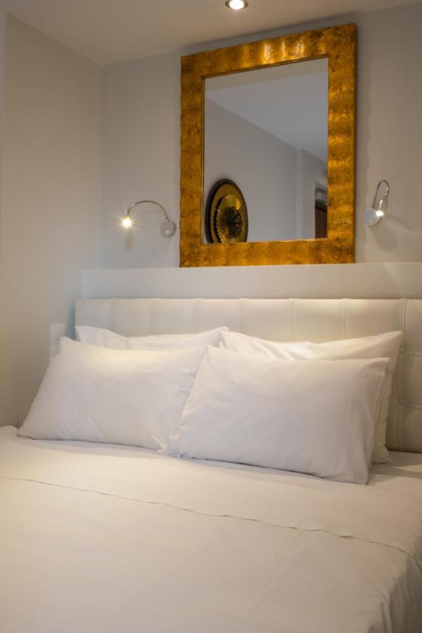 Dema Luxury Suites - Perikleous E1 Athens Ngoại thất bức ảnh